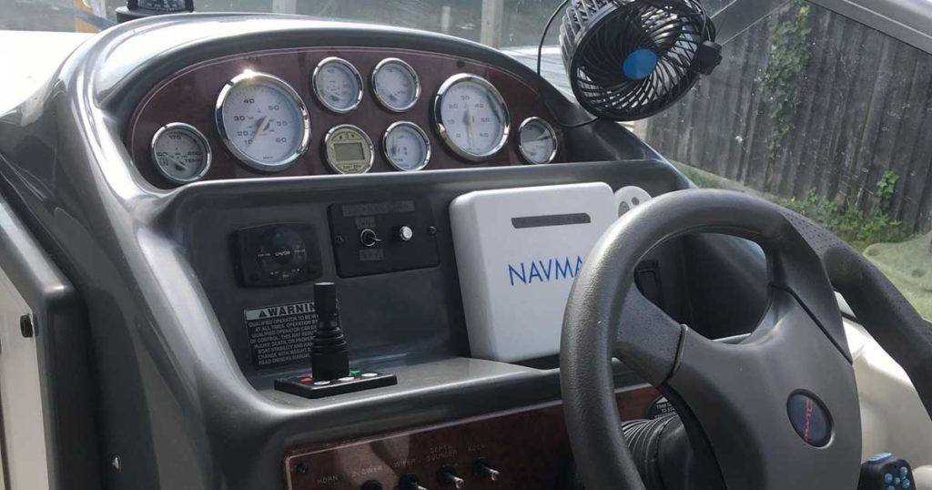 Bayliner dashboard with retrofit bow thruster joy stick